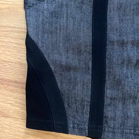 Diesel black denim mini skirt- size 26 - stretch - Picture 5 of 13